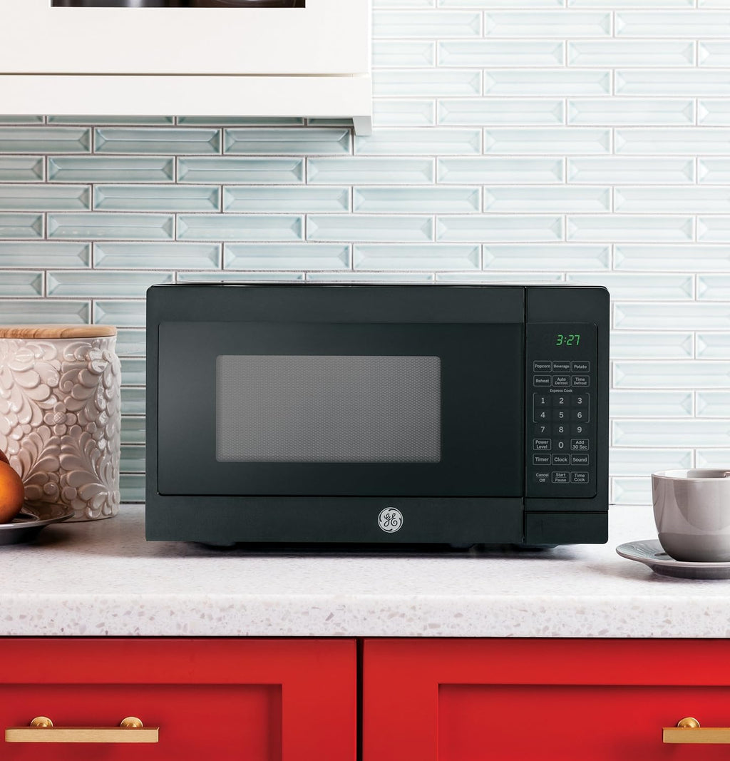 0.7 Cu Ft 700 Watts Black Microwave Oven J8359