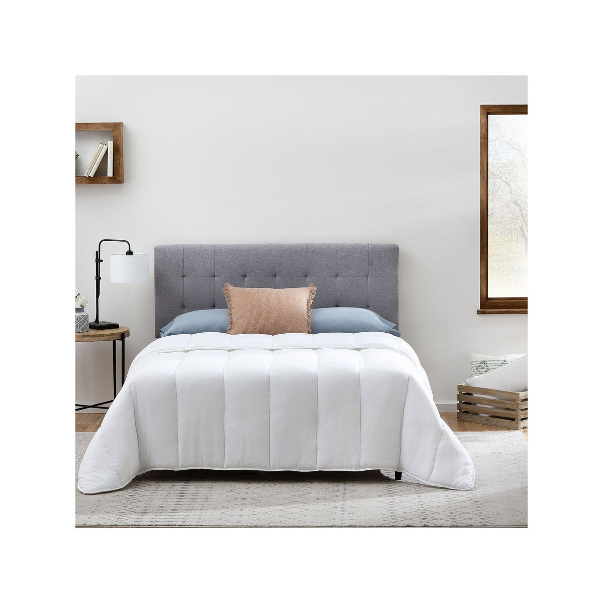 King Size White Microfiber Comforter E315750