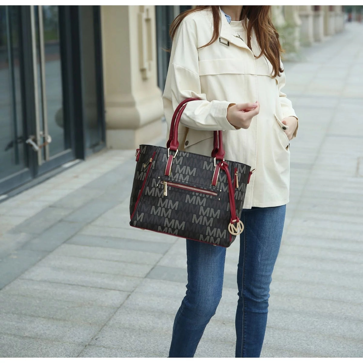 Signature Handbag I422