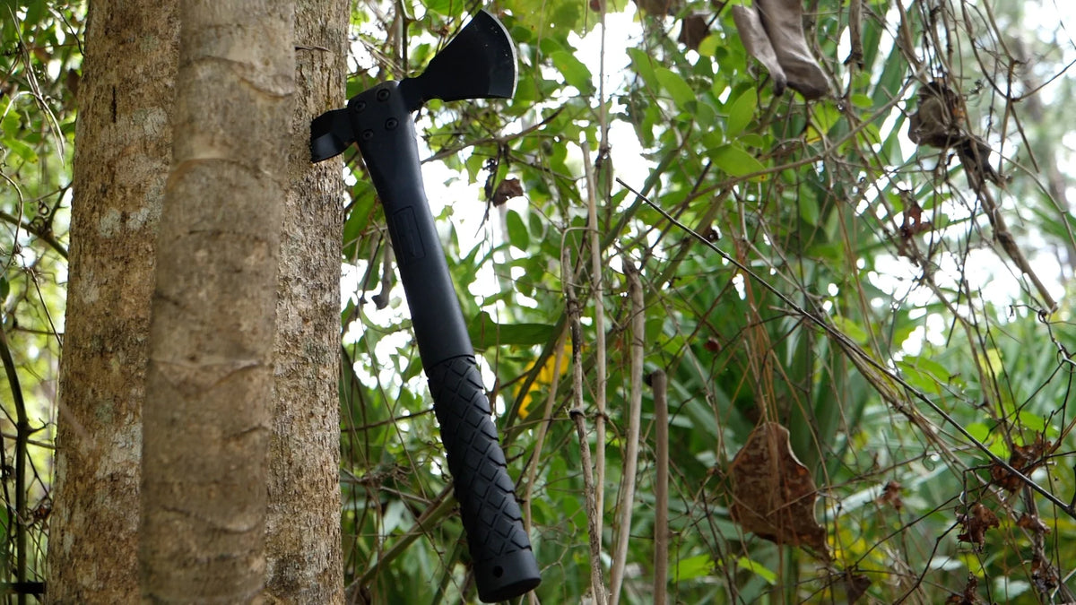 Tomahawk Hatchet with Sheath Z53180